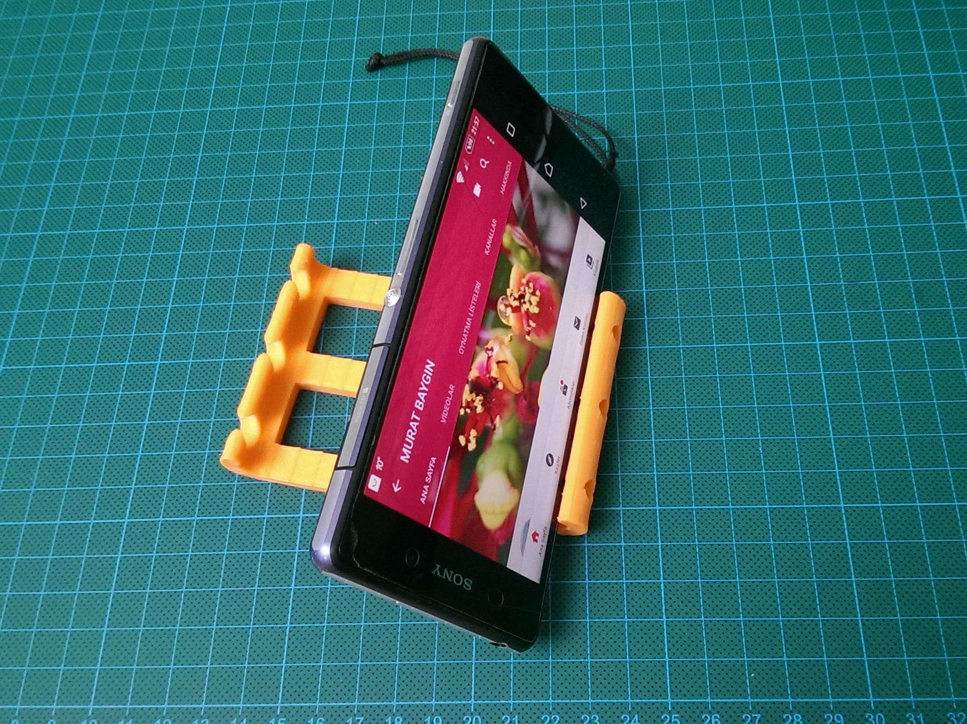 phonestand03.jpg Fichier STL gratuit Support pour téléphone et tablette・Modèle à télécharger et à imprimer en 3D, murbay52