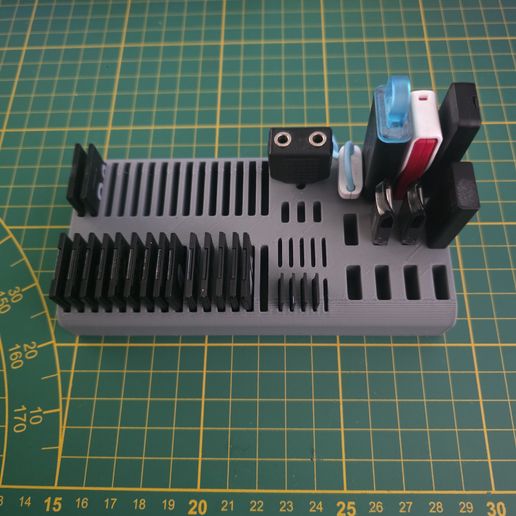 Multi-Storage Holder – SD, microSD, USB-C, USB & Jack