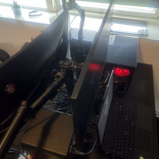 Skaerm-beslag.jpg Monitor Arm Mount / Screen Bracket