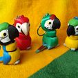 IMG_20240424_140119817.jpg Macaw Keychain
