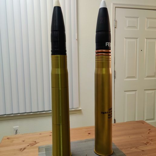 Full Scale 8.8 cm KwK 36 PzGr. 39 Armour-piercing, capped, ballistic ...