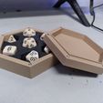 hex-1.jpg Caixa-forte de dados hexagonais com ímanes