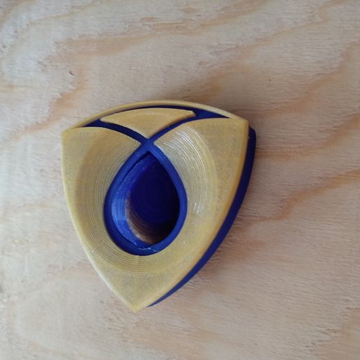 IMG_20181019_140559.jpg My Reuleaux triangle fidget MakerCoin