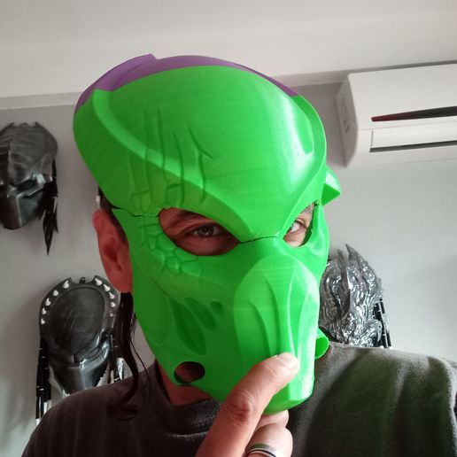 IMG_20220712_140524.jpg Predator Tracker mask  Shaman