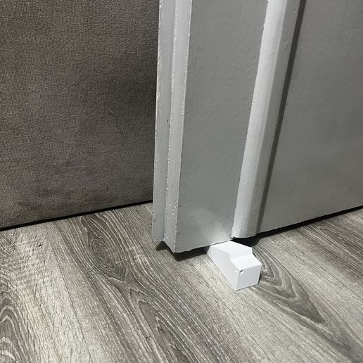 IMG_8201.jpg Universal Simple Door Wedge