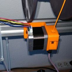 feeder.jpg Free STL file mounting for extruder on profile・3D printing model to download