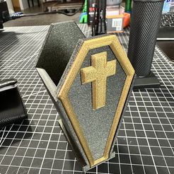 IMG_4351.jpeg Fichier STL COFFIN Casket Makeup Brush Holder ou Halloween Desk Pen Holder 2 version・Modèle à télécharger et à imprimer en 3D