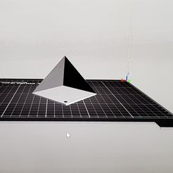 20180208_193654.jpg STL-Datei wall hanging triangle planter kostenlos・Objekt zum Herunterladen und Drucken in 3D