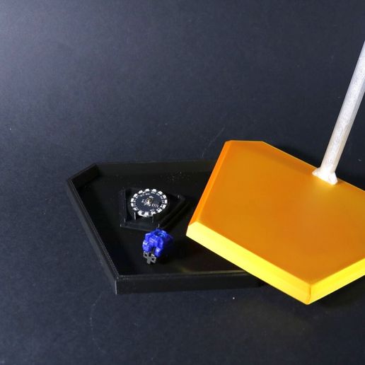 08.jpg Présentoir pour Transformers AotP Vector Prime