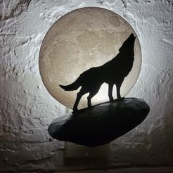 20220122_103418.jpg Lithophane Moon with Wolf Silhouette Night Light