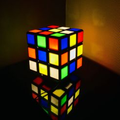 light_on.jpg Бесплатный STL файл Rubiks Lamp・3D-печатный объект для загрузки