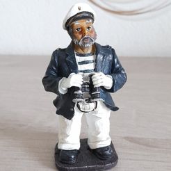 20230902_113346.jpg Fichier STL Capitaine avec jumelles・Modèle à télécharger et à imprimer en 3D