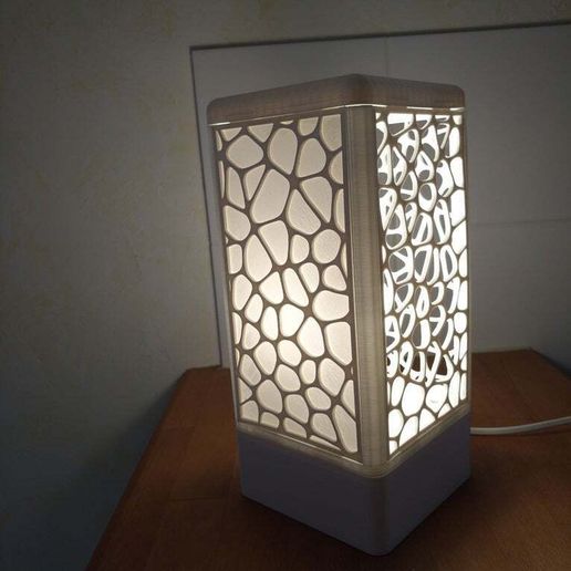 IMG_20180602_154156.jpg Lámpara de torre totalmente personalizable