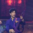 407b89bb0a32ed85949cc2f65cd5bf02.jpg Prince - Figure