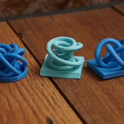 1.jpg Fichier STL gratuit Le Porte Stylo de GE・Modèle à télécharger et à imprimer en 3D