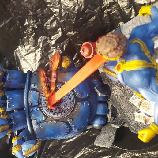 82117140_638729093602296_7888223273266184192_o.jpg X-men Cyclop VS Sentinel modèle d'impression 3D