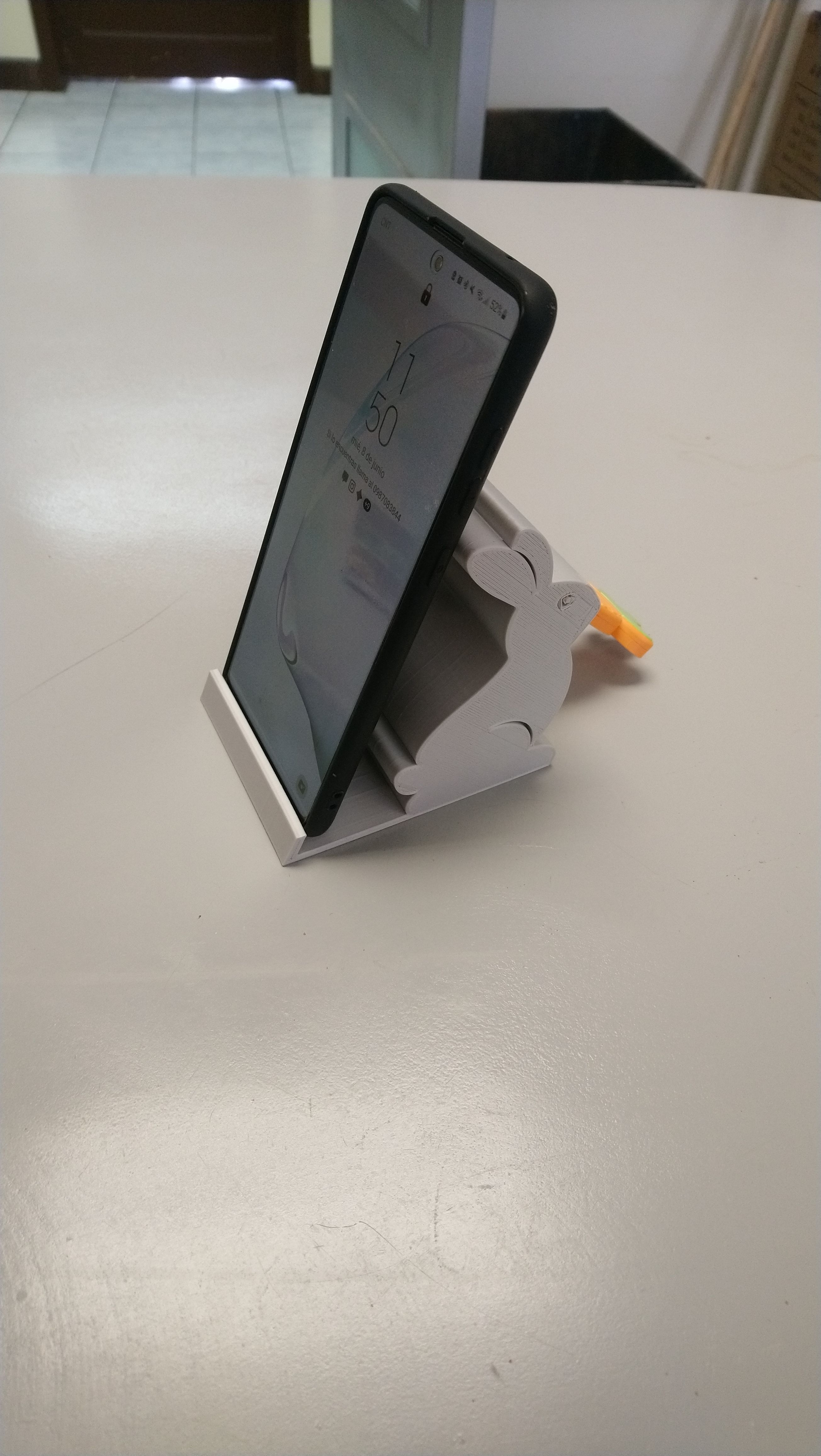 6.jpg STL file Bunny Cell phone holder + carrot usb holder・3D printable model to download, Crunchs