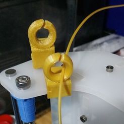 8f2dee4a7763be9485271aa15a1b910a_display_large.jpg Free STL file Prusa i3 Filament Guide for 5mm Perspex frame・3D printer design to download