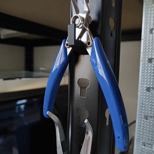 🔩 Set of 2 Hooks for Metal Shelves - Unique Design by Clickeken