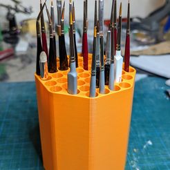 STL file Hexagonal Paint Brush / Pen Holder 🎨・3D print object to  download・Cults