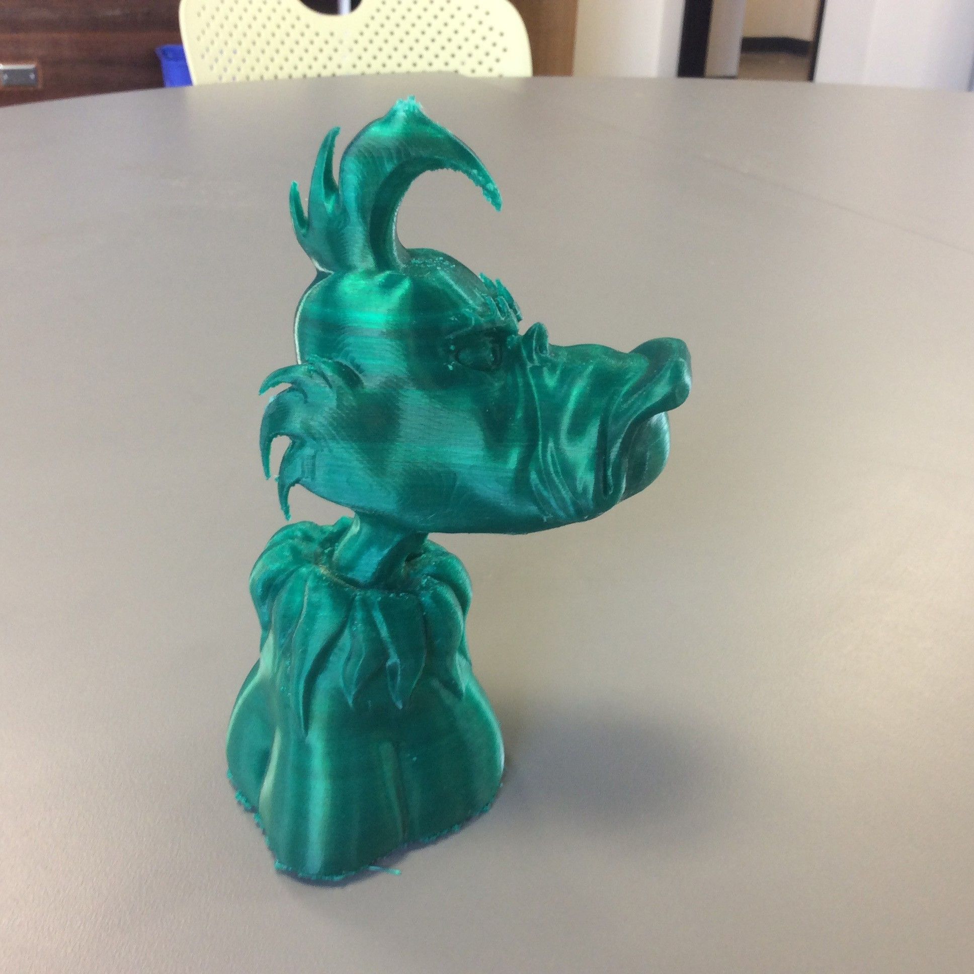 GrinchUltimaker2_02_SQUARE.jpg STL file The Grinch・3D printing template to download, EddieChristian
