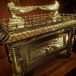 14382.jpg Ark of the Covenant model inspired by Indiana Jones