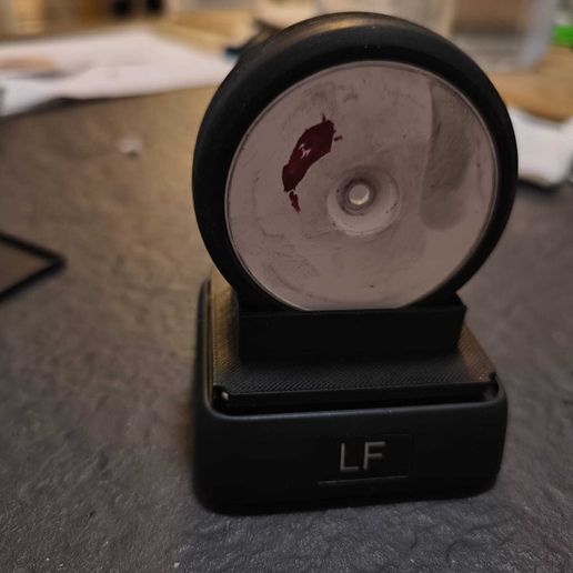 WhatsApp-Image-2024-08-18-at-22.06.13.jpeg Wheel centering bracket 64mm on skyrc scales