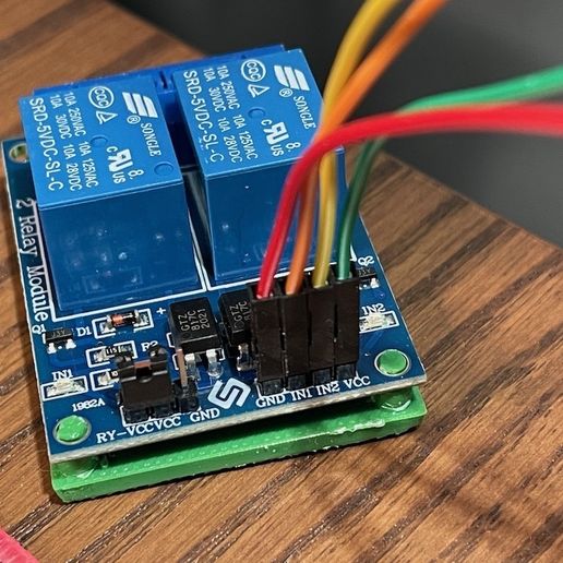 IMG_1033.jpeg Sunfounder 2 Channel 5V Relay Module Plate