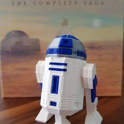 20180311_10482701.jpg Бесплатный STL файл Low Poly R2D2 Three Color Remix 2・3D-печатный объект для загрузки