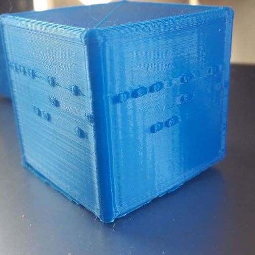 Braille Cube (English/Spanish) - 3D model önizlemesi