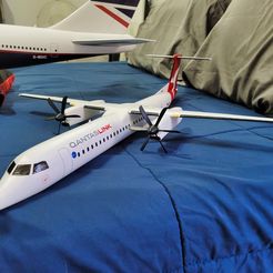 De Havilland Canada Dash 8 Q400 - 1:100