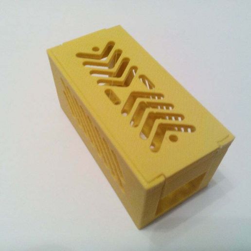 1.jpg Módulo de relé 12V con interruptor biestable táctil CASE