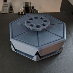 1628438394195.jpeg Fichier STL Boîte à dés à charnière・Modèle à imprimer en 3D à télécharger