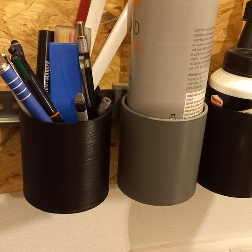 20230419_194452.jpg MUR D'OUTILS DE BASE SUR RAIL DIN