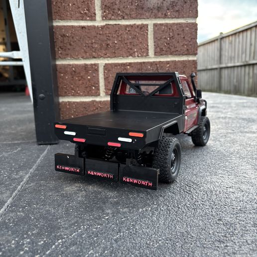 Mn82 Rear Truck mudflaps
