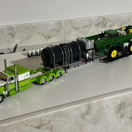 WhatsApp-Image-2025-12-31-at-8.47.48-AM-3.jpeg Semi reboque pulverizador à escala 1/64