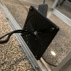 Fichier STL gratuit Support minimaliste pour ventilateur 80mm 15degrees  🆒・Plan pour imprimante 3D à télécharger・Cults