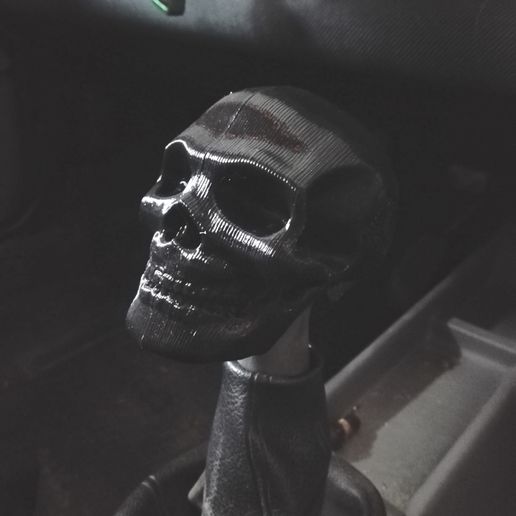 Pomello del cambio a forma di teschio per una Vecchia Fiat Panda / skull-shaped shift knob for an Old Fiat Panda 3D model