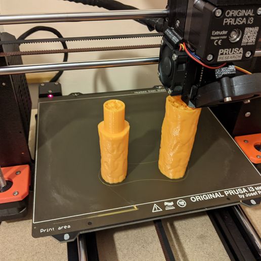 PXL_20201212_205440613.MP.jpg Hacha con garras de oso Assassin's Creed Valhalla