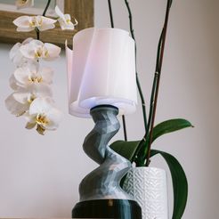 DSC09265.jpg Free STL file Low-poly Twist Mood Lamp・3D printer model to download