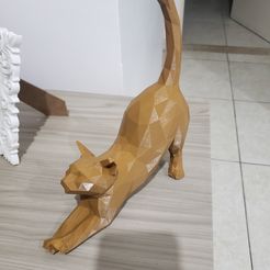 20210921_175211.jpg Archivo STL Cat Stretch Low Poly・Diseño de impresión en 3D para descargar