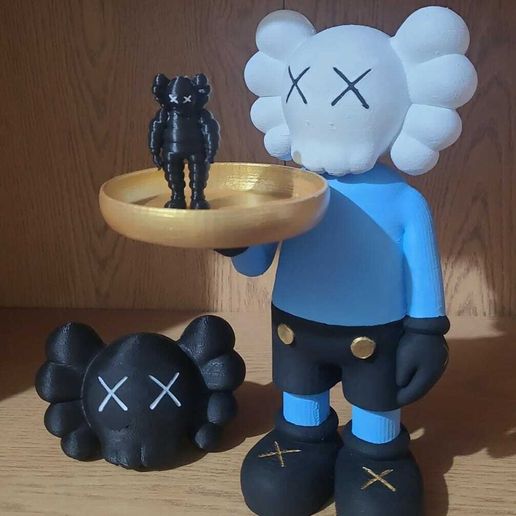 KAWS  KEYHOLDER　三点セット KAWS TOKYO FIRST 3点セットカウズ トキーホルダー