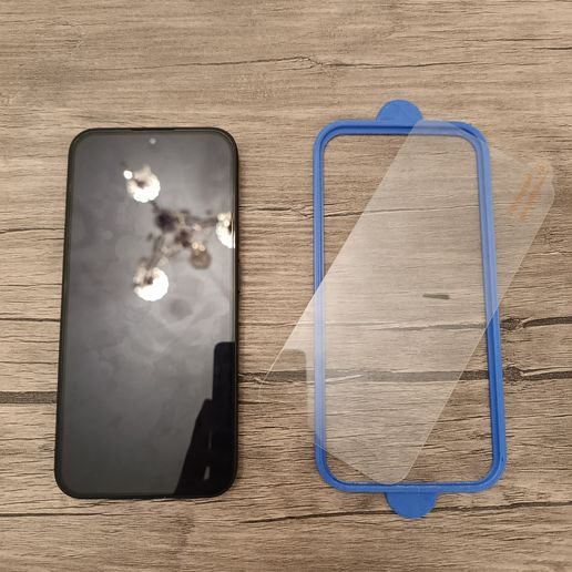 WhatsApp-Image-2024-11-19-at-1.12.54-AM.jpeg Nothing phone 2A adjustment screen protector