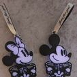 20230910_182819.jpg Minnie and Mickey skellingtons