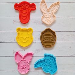 5979b278-cf17-4b0b-a764-750321415273.jpg STL-Datei WINNIE POOH KEKSAUSSTECHER・3D-druckbares Modell zum Herunterladen