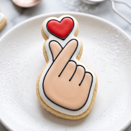 Finger Heart Cookie Cutter – K-pop Mini Heart Hand Sign