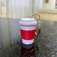 WhatsApp-Image-2026-04-09-at-22.04.55-2.jpeg Set "Il diavolo veste Prada 2": tazza da caffè e portachiavi con occhiali, multicolore