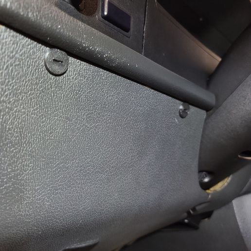 7ff35cf0-2f3a-4acd-8053-af35c949893a.jpg BMW e30 clip di fissaggio per cruscotto e console del cambio P/N: 51161932255