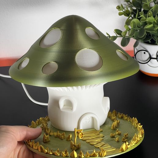 IMG_1806.jpg The Magic Mushroom Lamp!