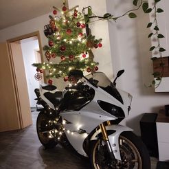IMG_20211219_191529.jpg STL file Christmas tree stand for motorcycle (Yamaha)・3D print design to download